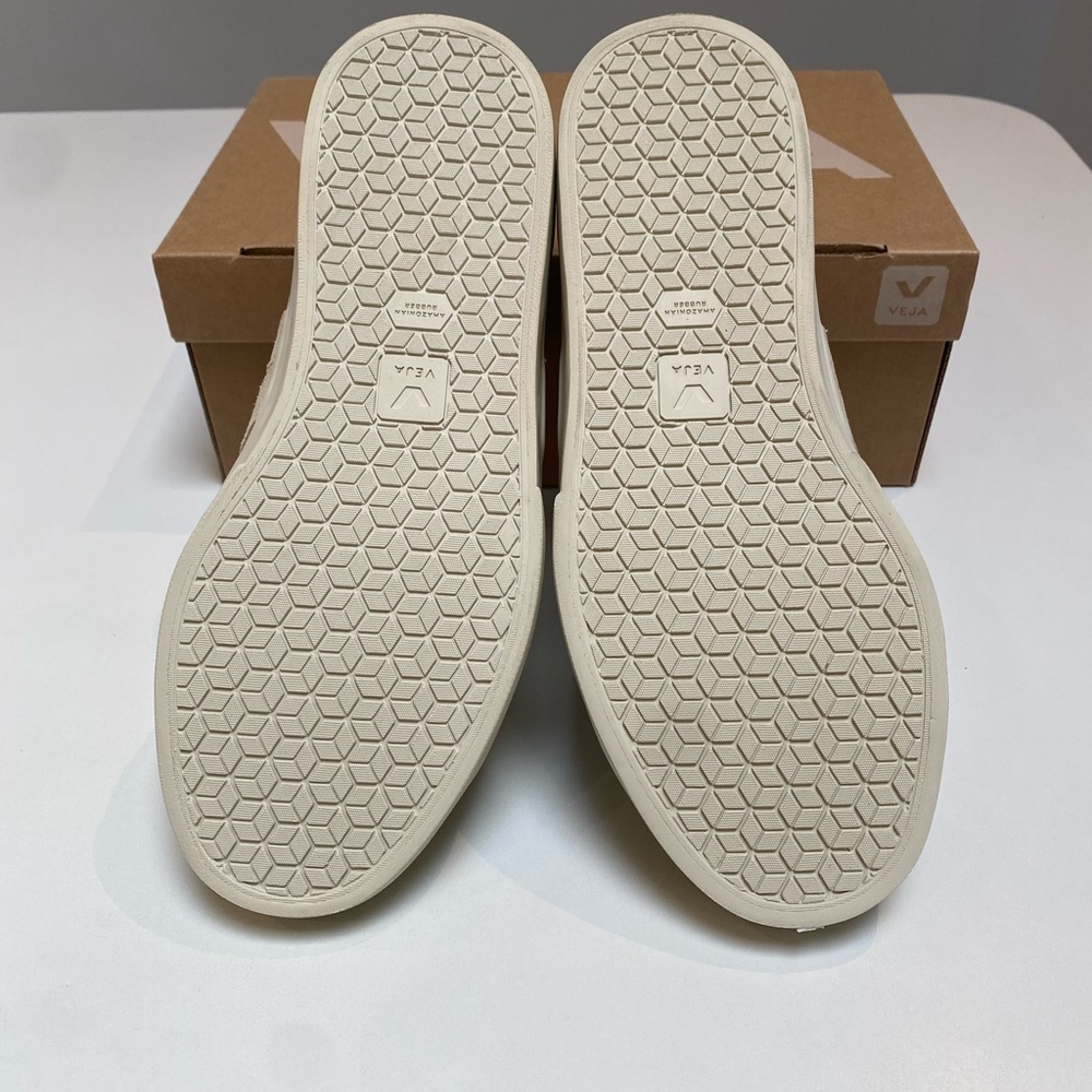 Veja Campo Leather Sneaker in White/Almond sz 41EU/10US New in Box - Picture 8 of 8